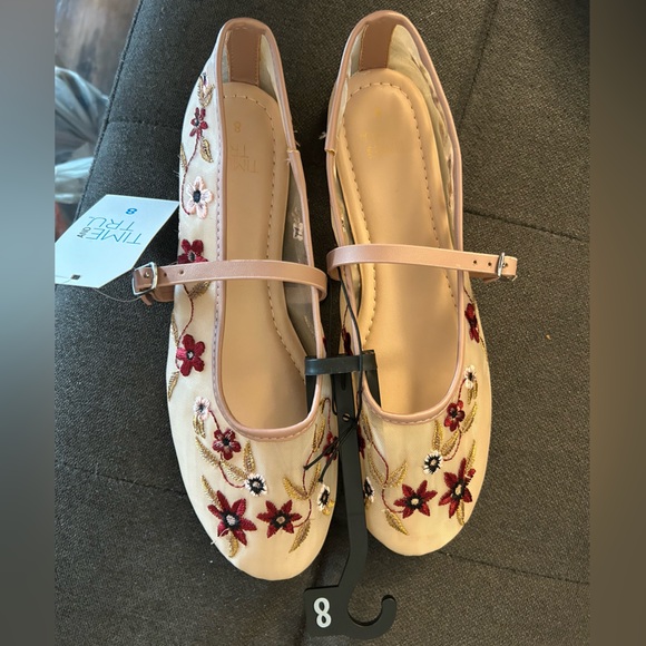 Time and Tru Shoes - Time and Tru Women's Floral Embroidered Flats - Cream and Red